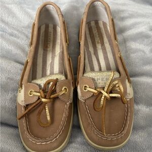 Sperry women’s tan and gold sparkle boat shoes, size 6.5 US